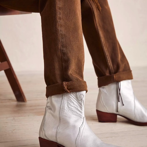 Free People New Frontier Western Boots Color Silver US 9.5/ EU 39.5 - Picture 3 of 10